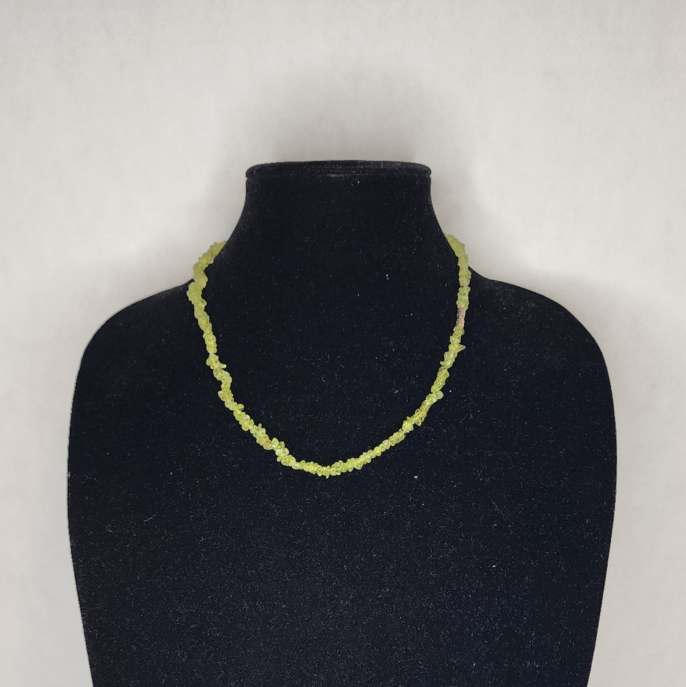Vintage Peridot Crystal Chip Necklace with Screw Clasp 19"